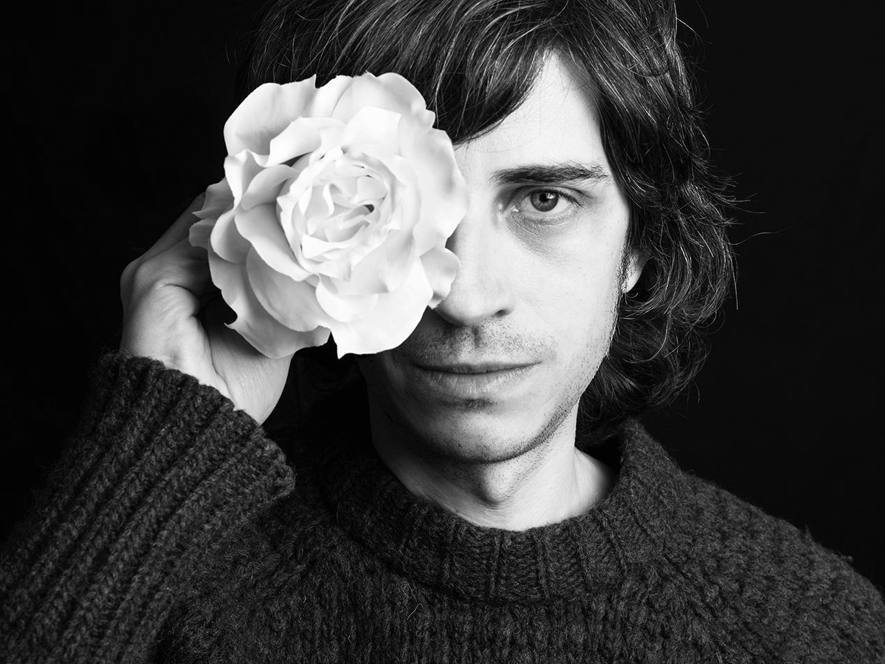 Jose con una rosa, 2016